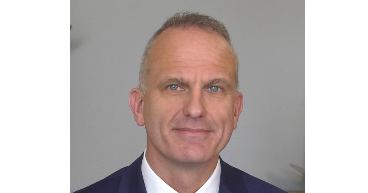 Robert MacLaren headshot
