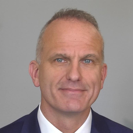 Robert MacLaren headshot