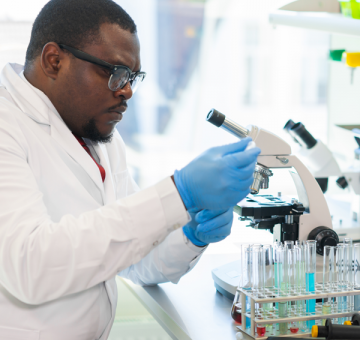 Researcher in laboratory 