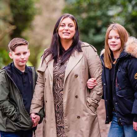 Stacy, Freddie and Family outside